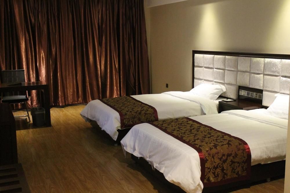 Weishi International Hotel Qing Zhou Exterior foto